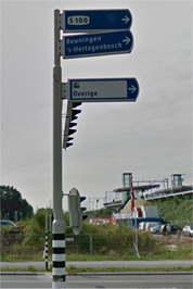 Signs to 'De Oversteek'